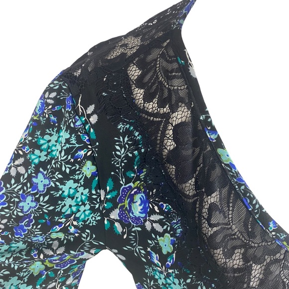 Charlotte Russe Floral V Neck Dress Lace Detail Size Small - Picture 4 of 16